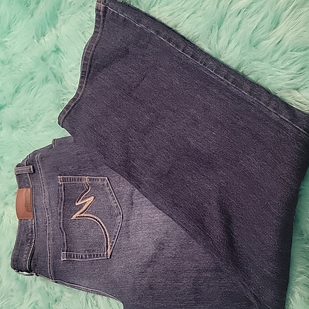 Maurices jeans